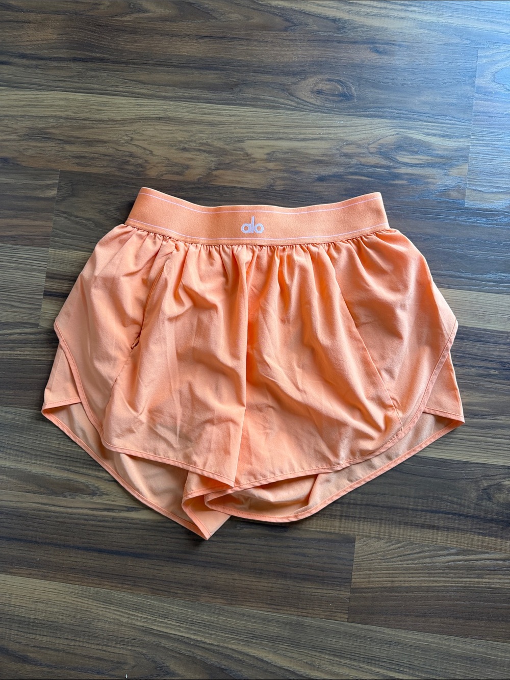 Alo Match Point Short Satsuma Breeze